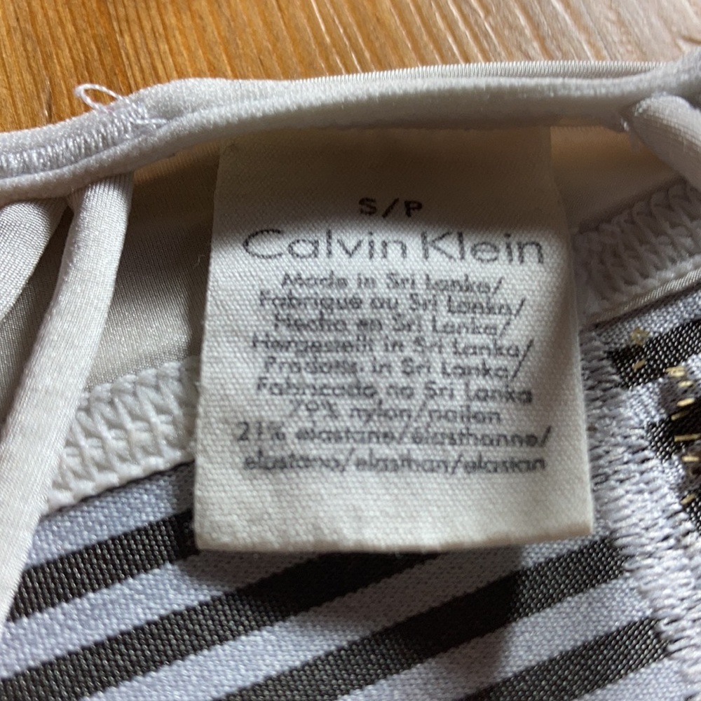 Calvin Klein bralette - Picture 4 of 6